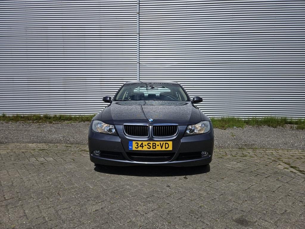 BMW 3-Serie 2.0 I 318 2005 Grijs, Auto's, BMW, Particulier, 3-Serie, ABS, Airbags, Airconditioning, Alarm, Boordcomputer, Centrale vergrendeling