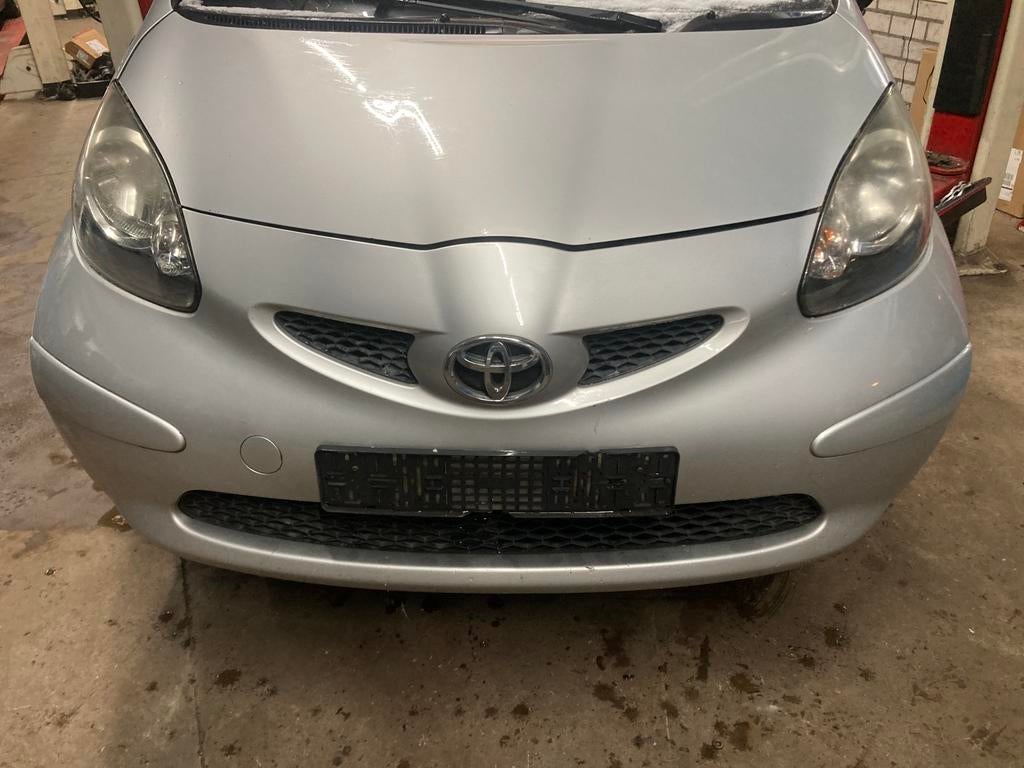 Motorkap Toyota Aygo Hatchback OE nummer 533010H010, Auto-onderdelen, Ophalen, Gebruikt, Toyota, Motorkap