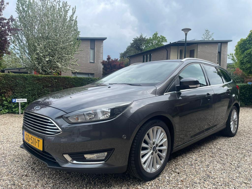 Ford Focus 1.0 Ecoboost 125pk 2015 Grijs, Zwart, Origineel Nederlands, Handgeschakeld, 1216 kg