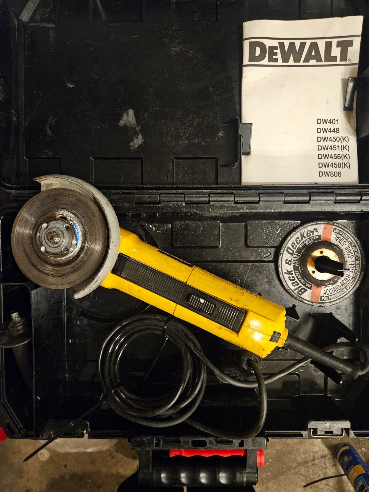 Super werkende DEWALT haakse slijpermachine inc koffer € 50.