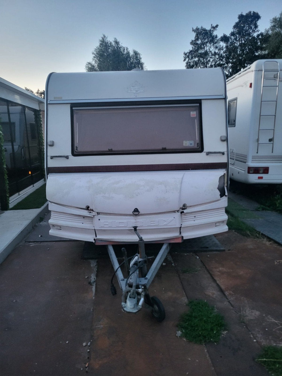 Hobby caravan met rondzit en veel ruimte, Rondzit, Particulier, Tot en met 4, Schokbreker