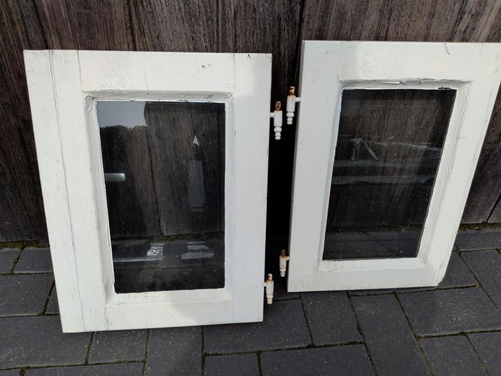2 kleine raampjes, Gevelraam of Ruit, Gebruikt, Minder dan 80 cm, Minder dan 80 cm