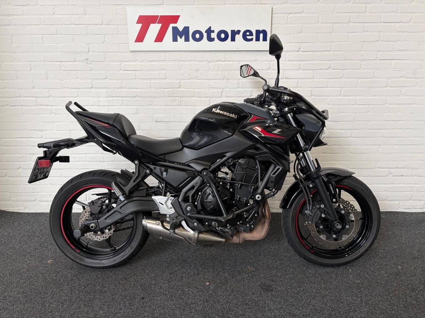KAWASAKI Z650 LESMOTOR 35 KW (bj 2025) 17,286 km, 2 cilinders, 649 cc, Bedrijf, Onbekend