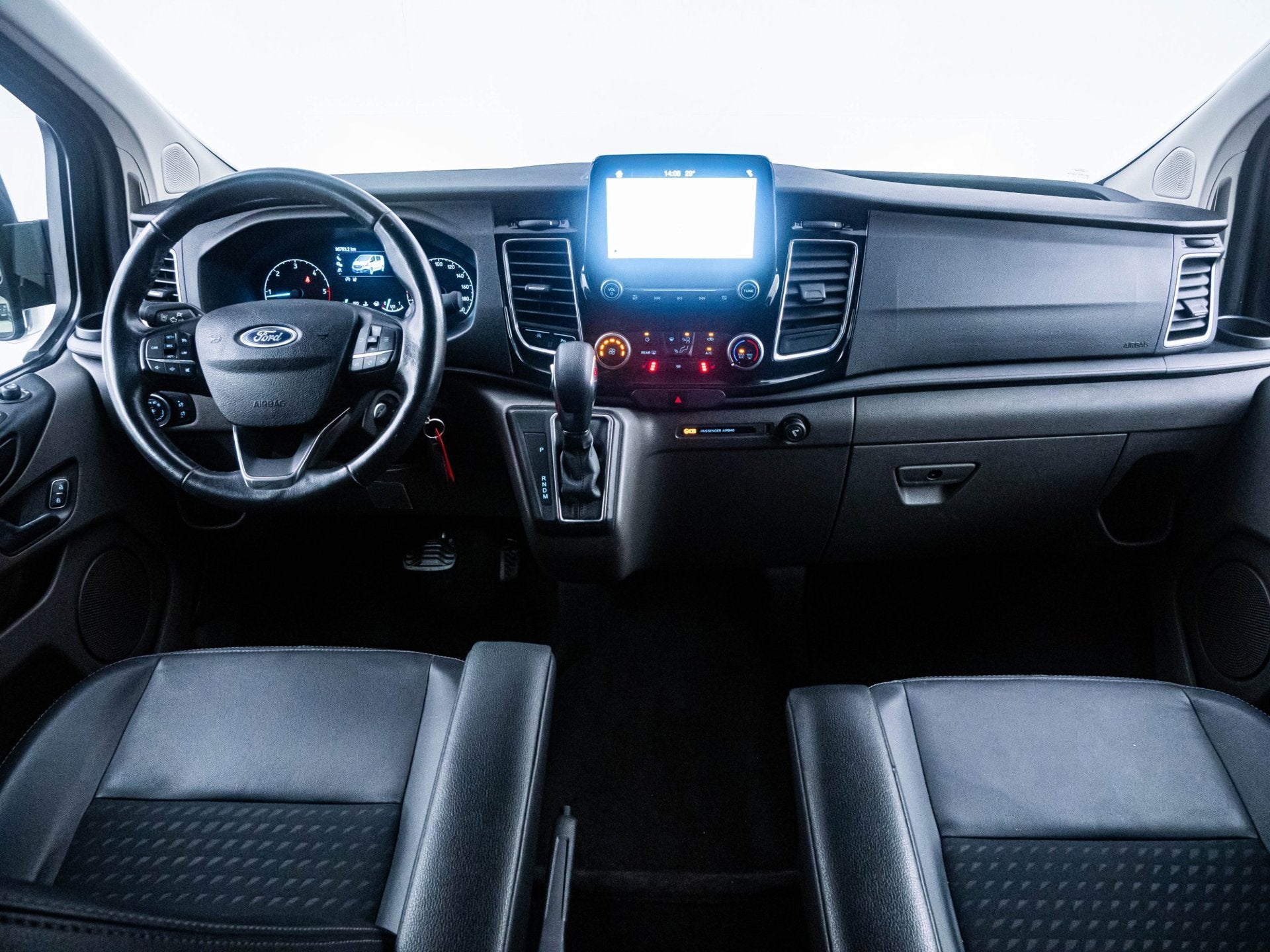 Ford Transit Custom 310 2.0 TDCI L1H1 Limited Sport DC 5pers, 4 cilinders, Zwart, 14 km/l, Bedrijf