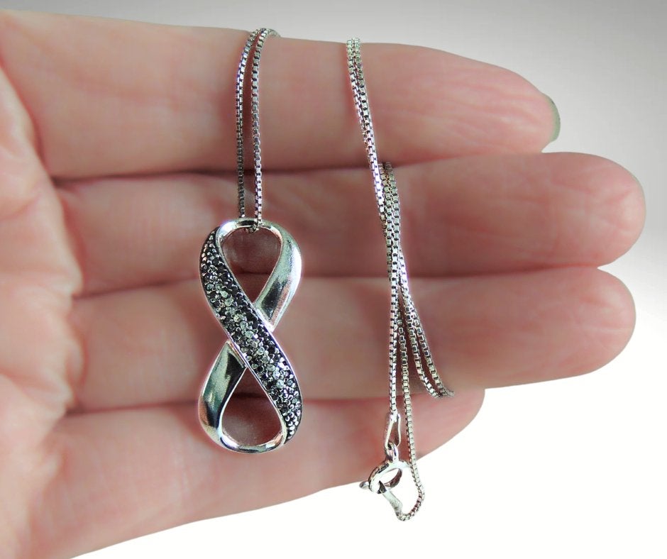 Mooie 925 zilveren grote INFINITY hanger met diamant!, Verzenden, Zo goed als nieuw, X, Met edelsteen