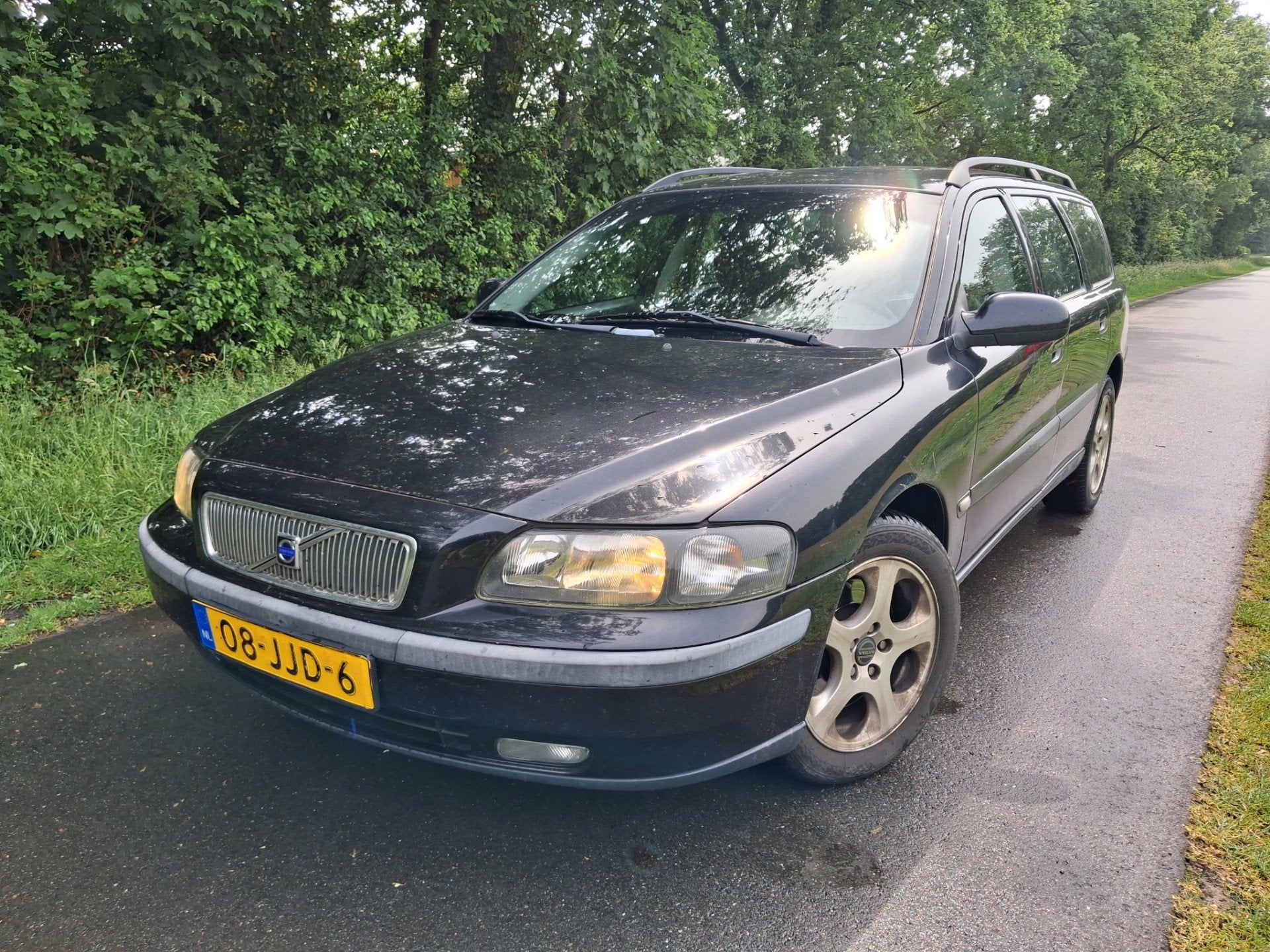 Volvo V70 2.4 Comfort Line, Voorwielaandrijving, Leder en Stof, Zwart, V70
