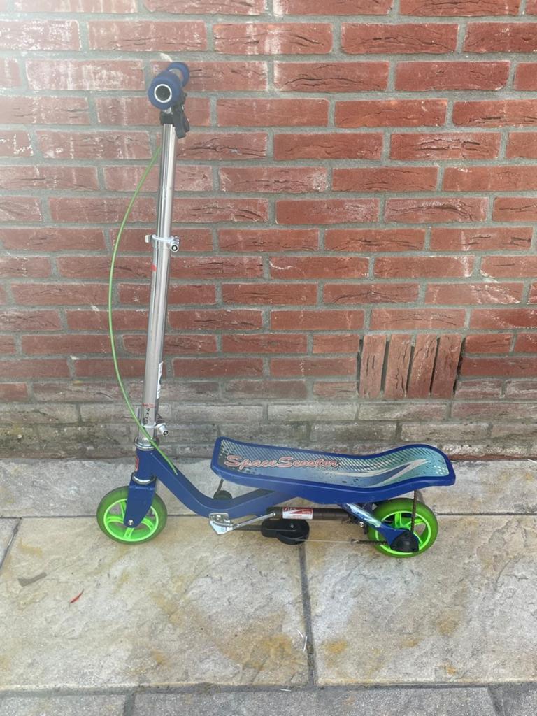 Stoere blauwe Space Scooter, verdient tweede kans!, Fietsen en Brommers, Steps, Ophalen, Gebruikt, Gewone step