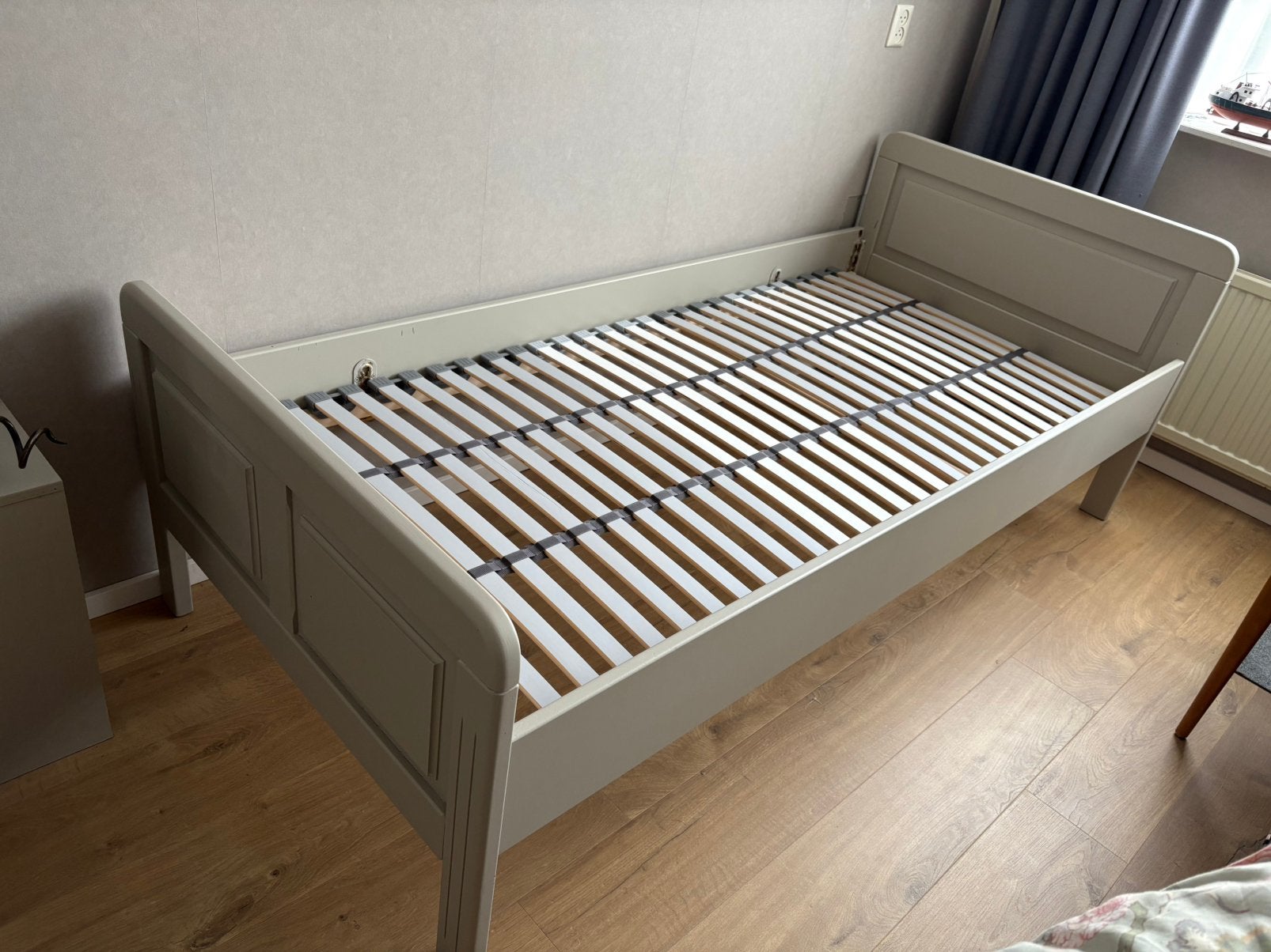 Ledikant inclusief lattenbodem 200x90cm, Huis en Inrichting, Slaapkamer | Bedden, Ophalen, 90 cm, Eenpersoons, Zo goed als nieuw
