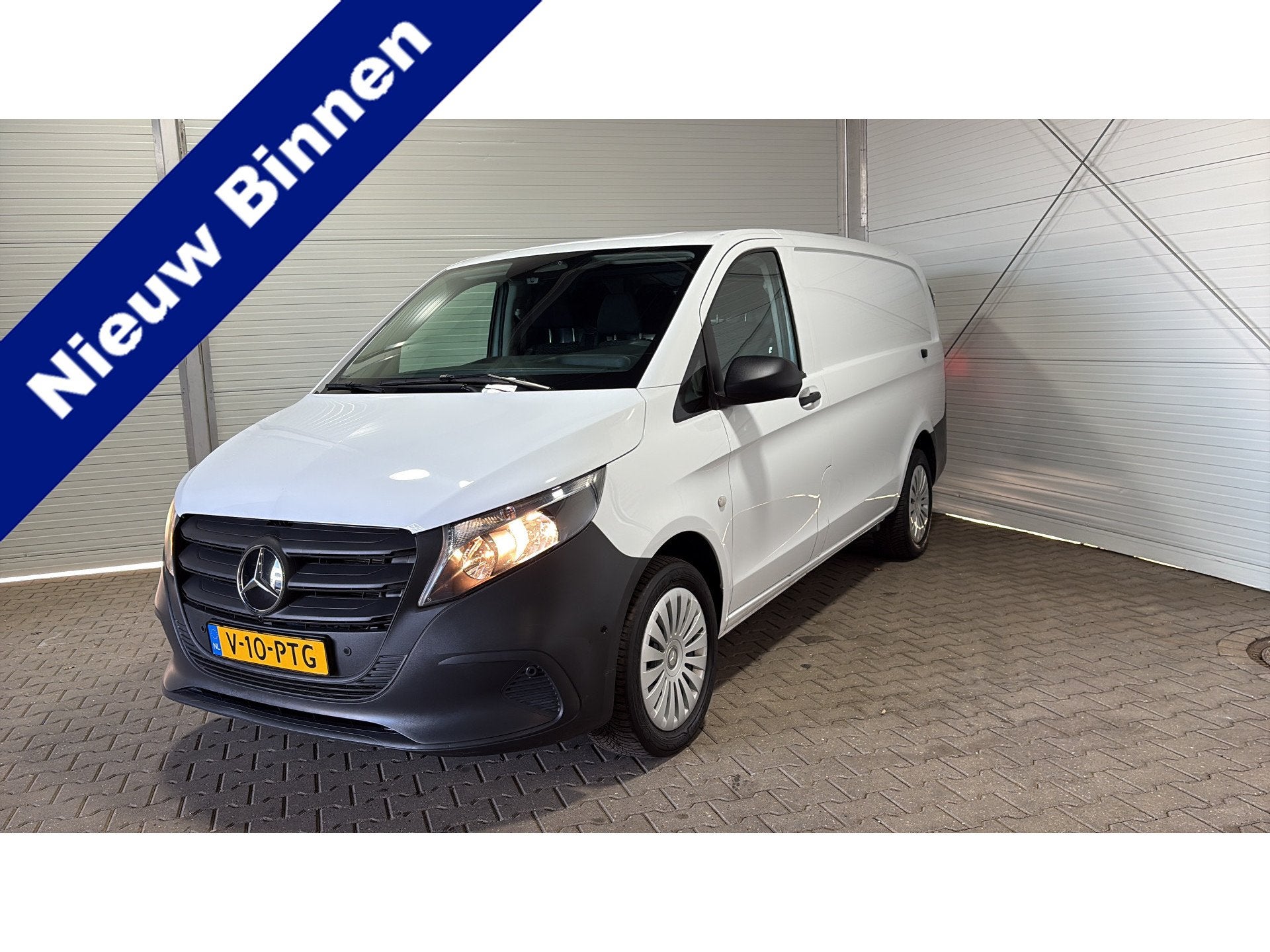 Mercedes-Benz Vito 116 CDI Lang model, navigatie, camera, la, Auto's, Gebruikt, 2000 kg, Wit, Bedrijf