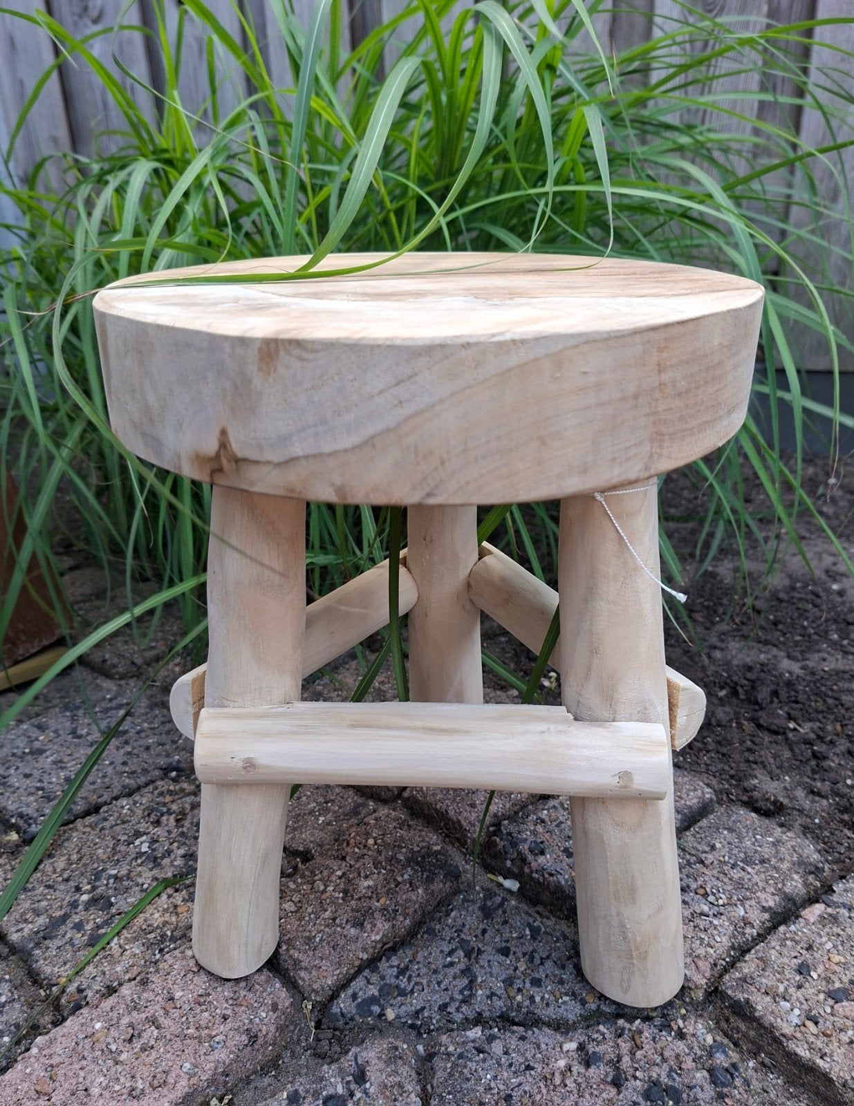 Teakhout krukje naturel H30 bijzettafeltje hout 3 poot, Huis en Inrichting, Krukjes, Ophalen of Verzenden, Nieuw, Hout