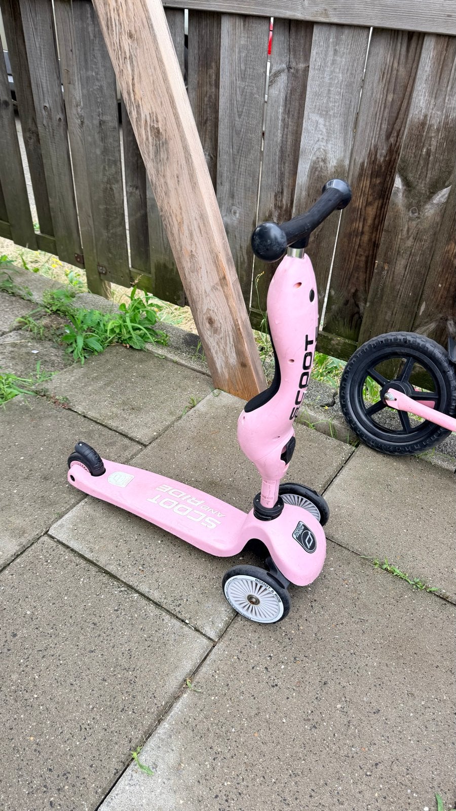 Scoot and Ride Highwaykick 1 step met helm (roze en groen), Fietsen en Brommers, Steps, Ophalen, Gebruikt, Gewone step