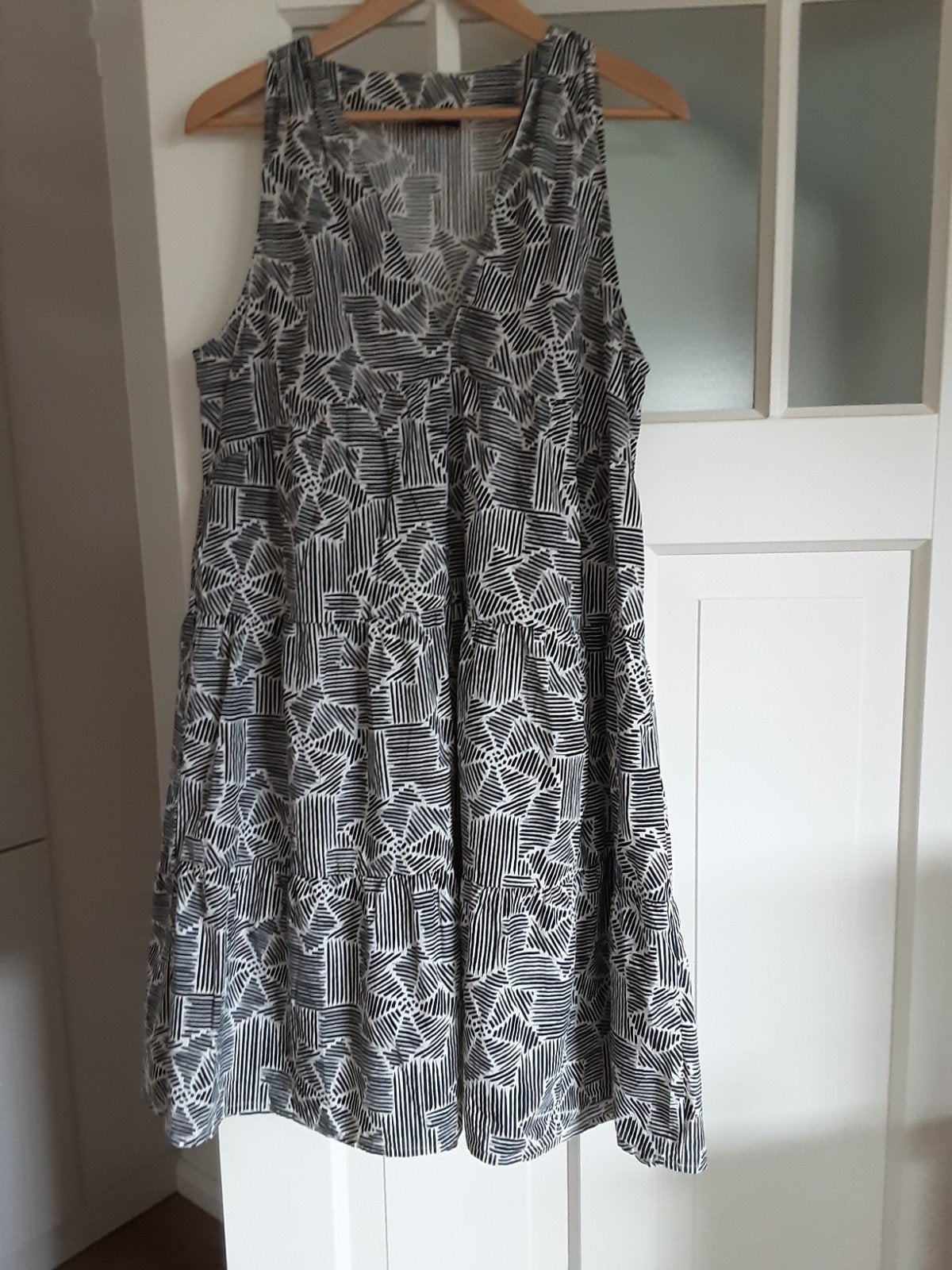 JURKJE    O,V,S.     MAAT     XL., Ophalen of Verzenden, Zo goed als nieuw, Maat 46/48 (XL) of groter, Boven de knie