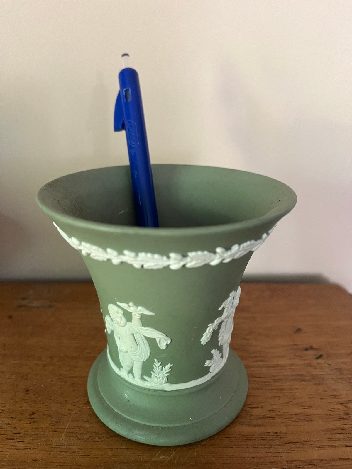 Wedgwood Jasperware vaasje lichtgroen, Antiek en Kunst, Ophalen of Verzenden