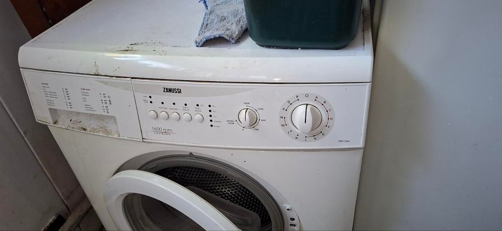 Zanussi Wasmachine 1600 toeren, Witgoed en Apparatuur, Wasmachines, Ophalen, 6 tot 8 kg, Gebruikt, 1600 toeren of meer