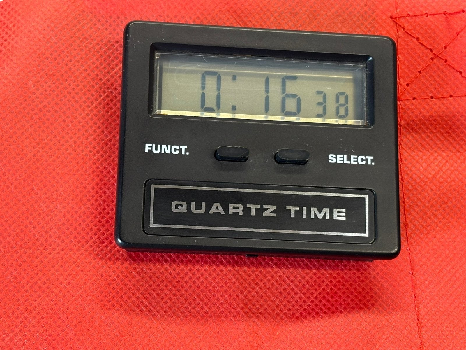 Grundig Satellit 3400 quartz clock, Ophalen of Verzenden, Zo goed als nieuw