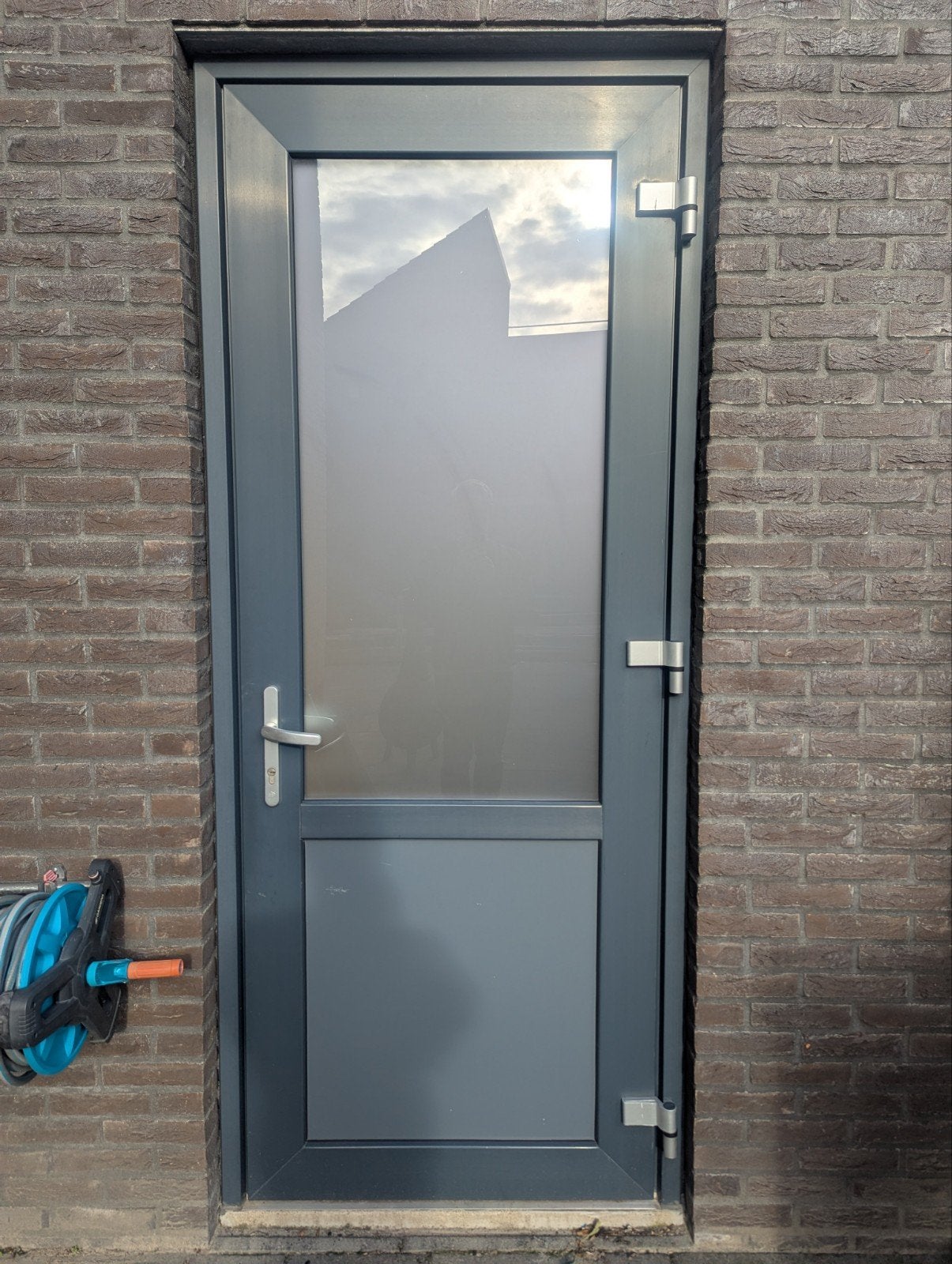 Kunststof Buitendeur met kozijn en melkglas (2011), Ophalen, Gebruikt, 80 tot 100 cm, 215 cm of meer