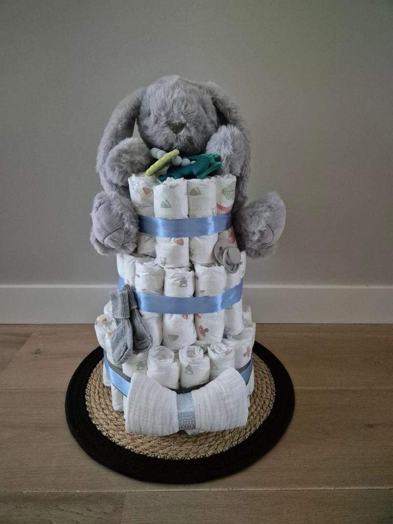 Luiertaart blauw grijs met knuffel, Ophalen, Nieuw, Kraamcadeau