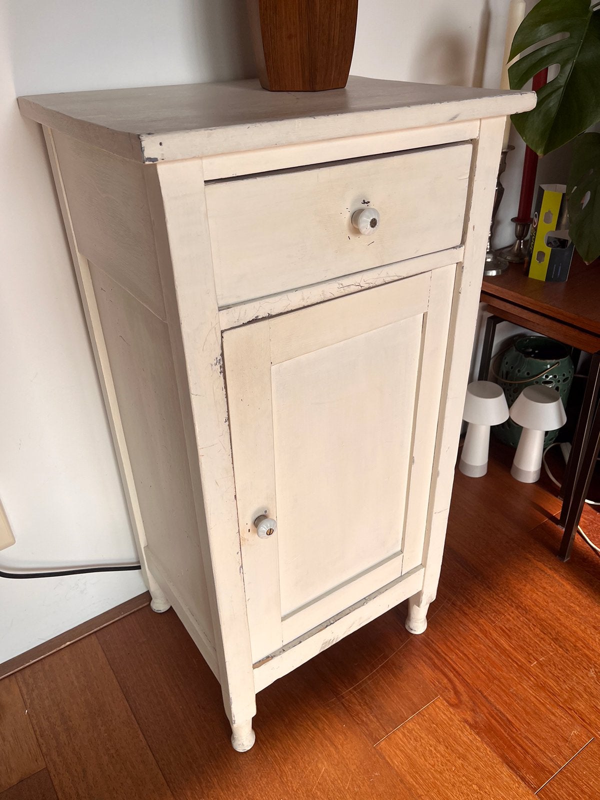 Brocante nachtkastje/halkastje, creme rond 1900-1920, Ophalen