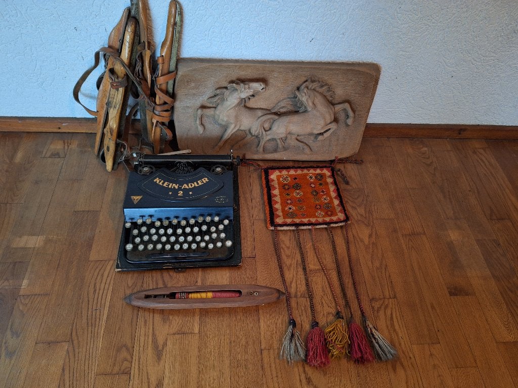 Partij Antiek & Vintage: Adler Typemachine, Schaatsen e.a, Ophalen