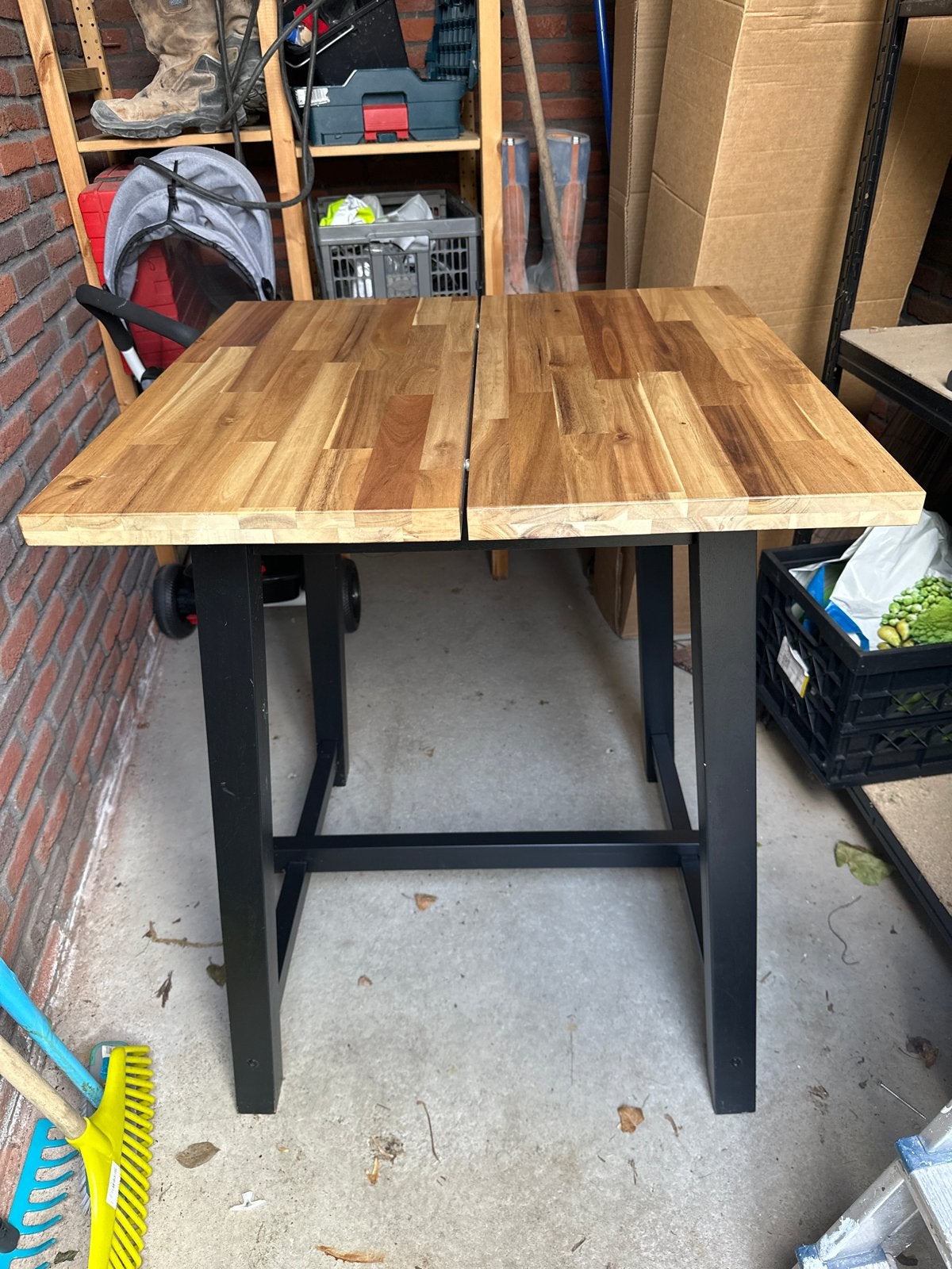 IKEA SKOGSTA Bartafel - Acaciahout en Zwart Onderstel, Huis en Inrichting, Tafels | Eettafels, Ophalen, Gebruikt, Vierkant, Tot twee personen