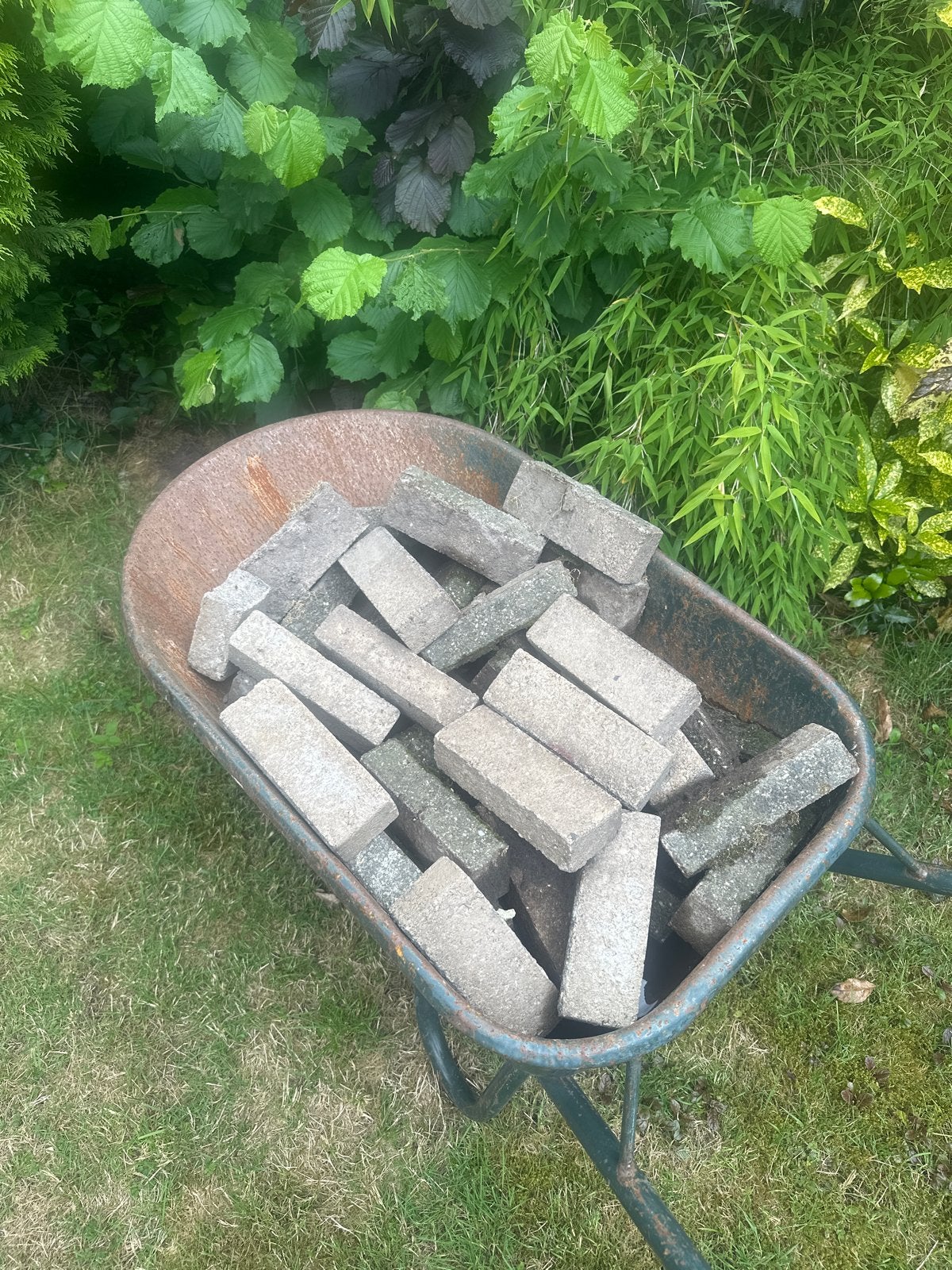 Gratis stenen - Ideaal voor tuin of oprit, Ophalen, Gebruikt, Klinkers, Minder dan 5 m²