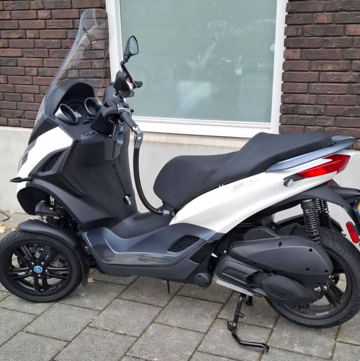 Piaggio MP3 300 HPE  - Zo goed als nieuw, Particulier, Scooter