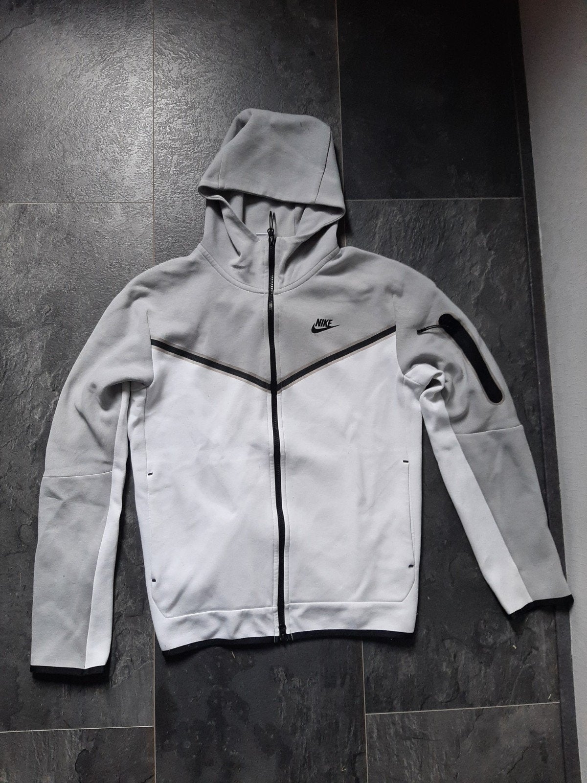Nike Tech Fleece Hoodie Maat M - Grijs/Wit, Ophalen of Verzenden, Zo goed als nieuw, Nike