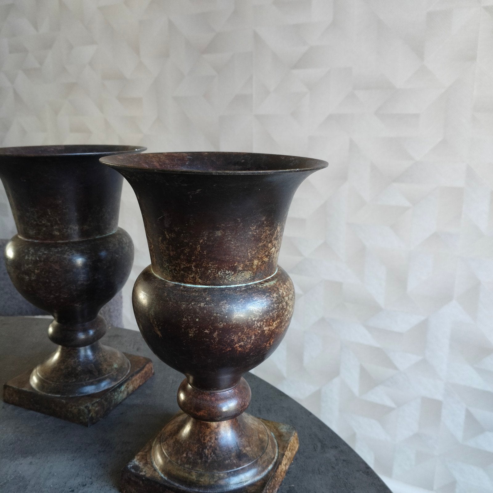 Set van 2 klassieke bloempotten - 30 cm hoog, Antiek en Kunst, Ophalen of Verzenden
