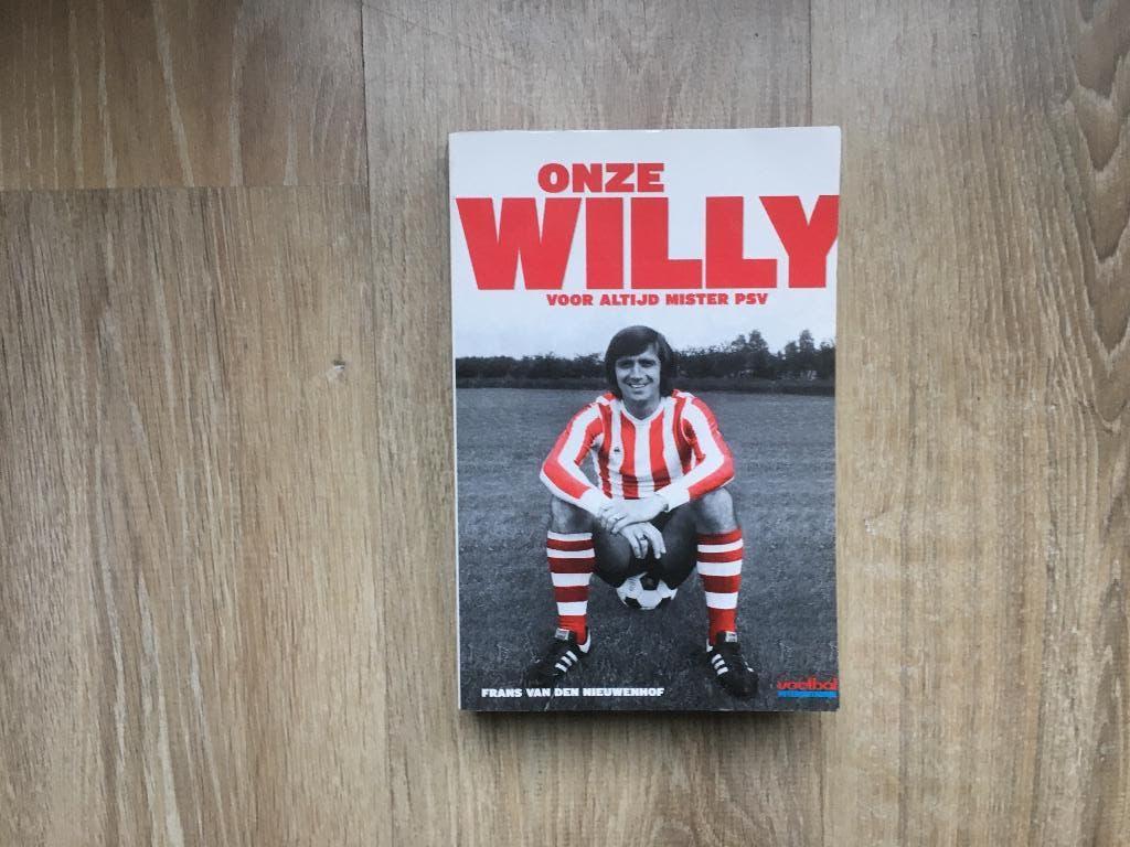 boek voetbal onze Willy van der  Kuijlen Helmond PSV, Boeken, Sportboeken, Verzenden, Zo goed als nieuw, Frans van den Nieuwenhof