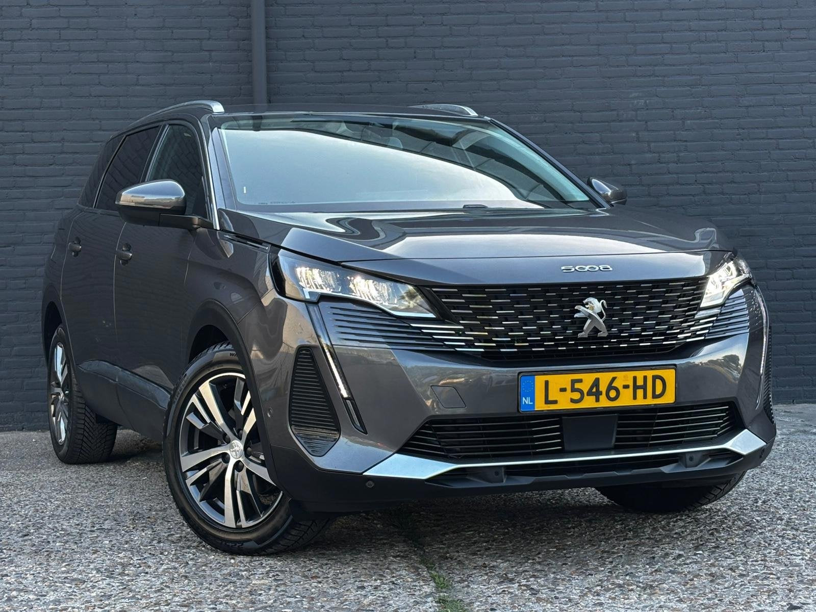 Peugeot 5008 1.2 PureTech Blue Lease Allure |CARPLAY|LEDER|C, Auto's, Dealer onderhouden, Gebruikt, Euro 6, 1199 cc