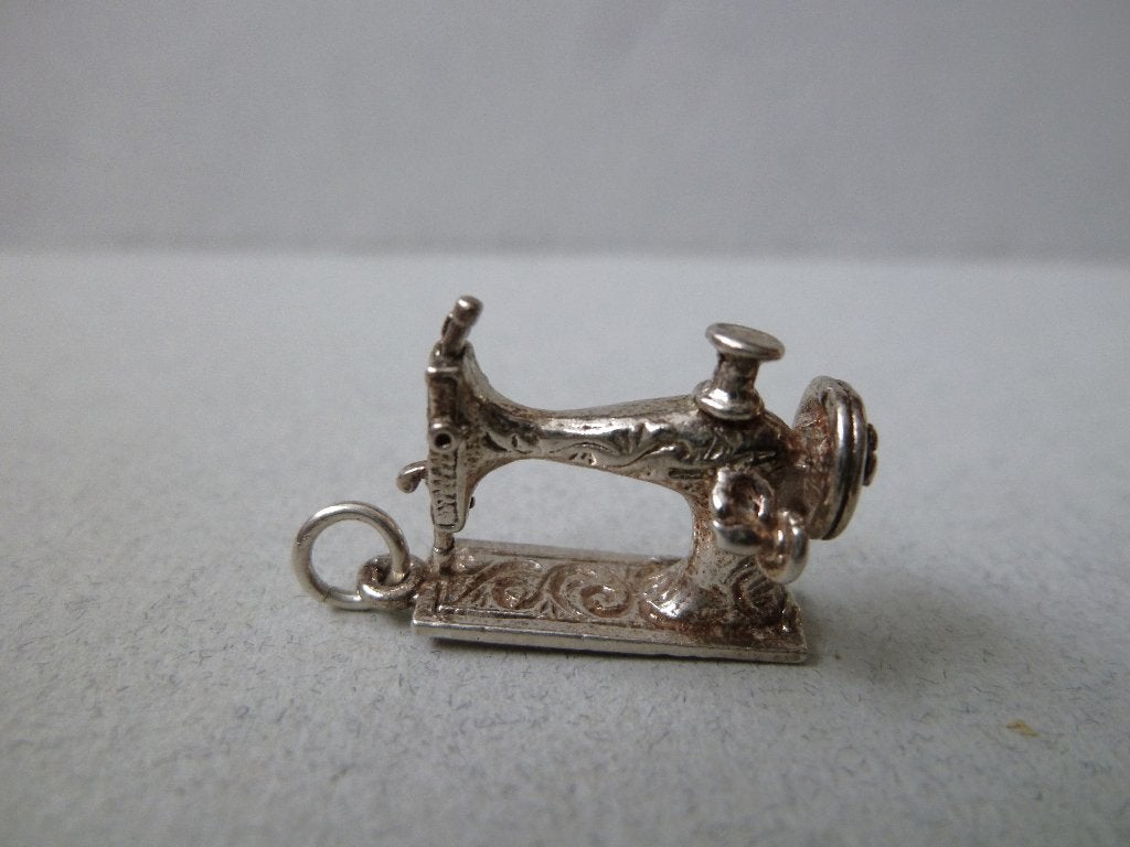 Oude bedel zilver Antieke Hand Naaimachine Singer, Verzenden, Zilver, Hanger