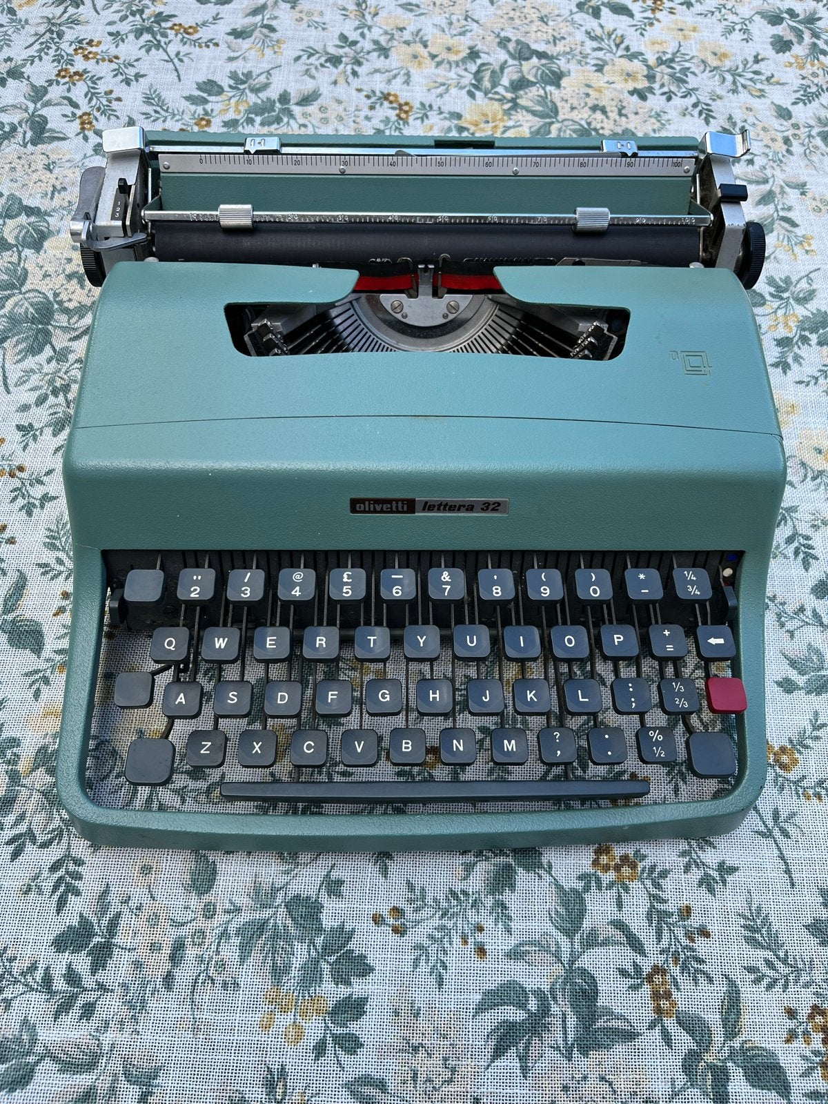 Olivetti Lettera 32 - Klassieke schrijfmachine, Diversen, Typemachines, Verzenden, Gebruikt