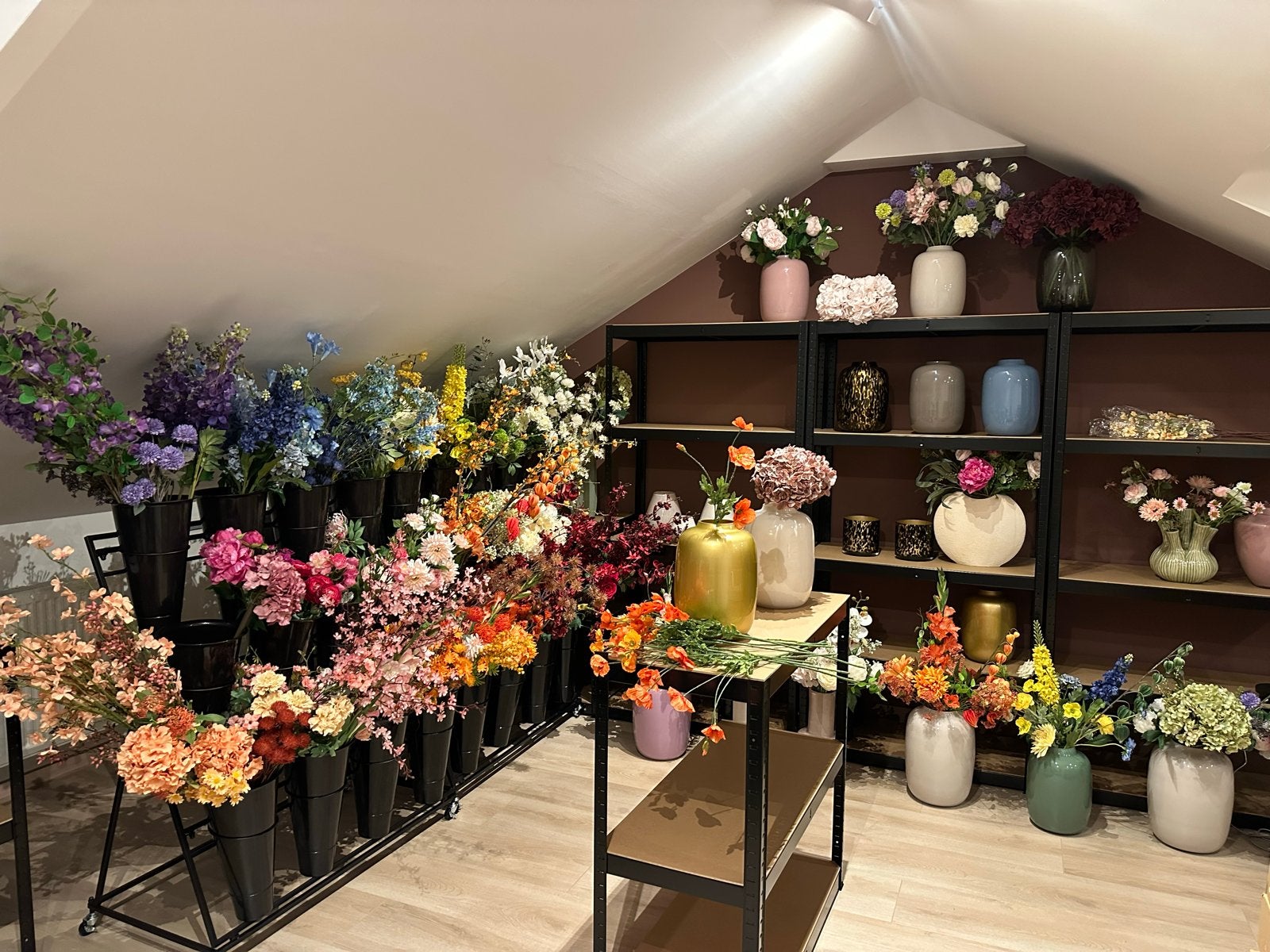 RESTPARTIJ 2500 St kwaliteit zijdenbloemen/kunstbloemen, Huis en Inrichting, Ophalen, Nieuw
