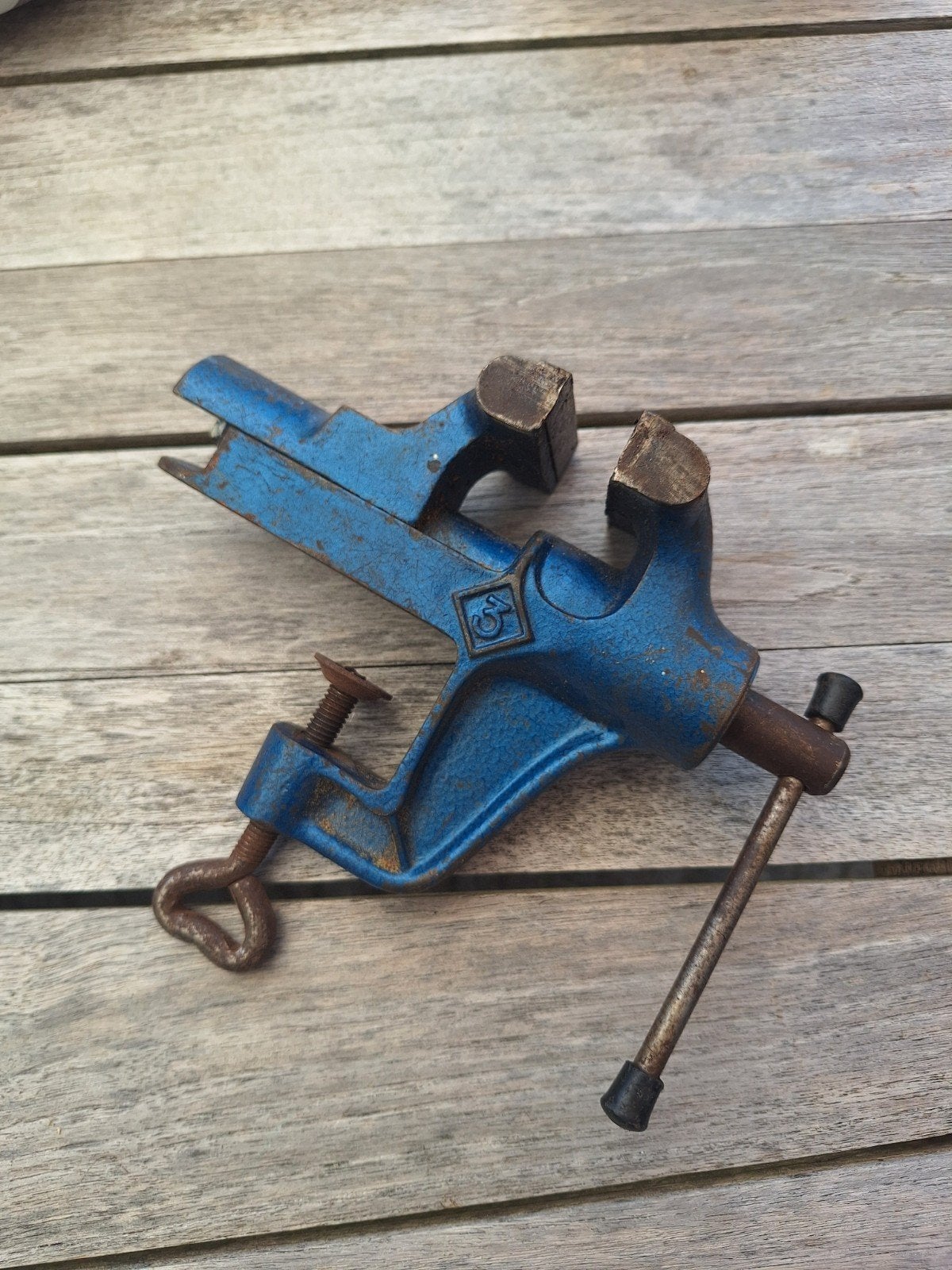 Vintage blauwe bankschroef - stevig en functioneel, Ophalen of Verzenden, Gebruikt, Bankschroef