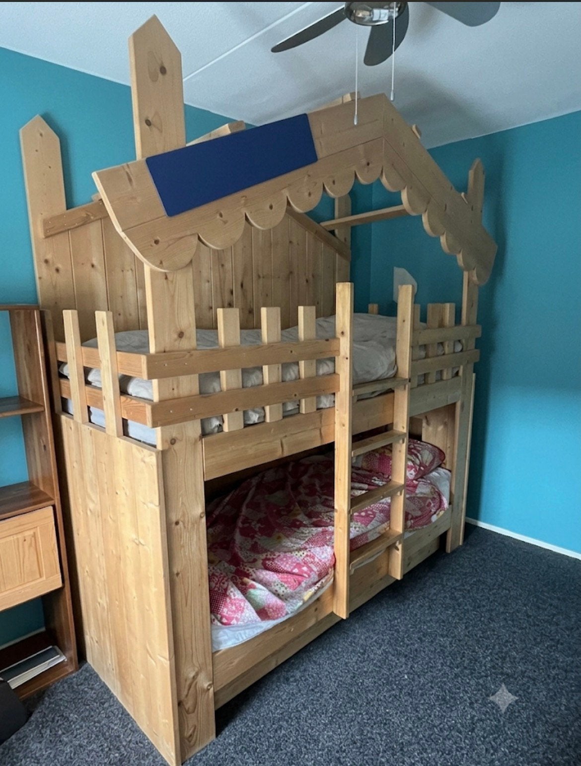 Stapelbed huisje Lou (oud model) met 3 slaapplaatsen, Ophalen, Gebruikt, 90 cm, Tweepersoons
