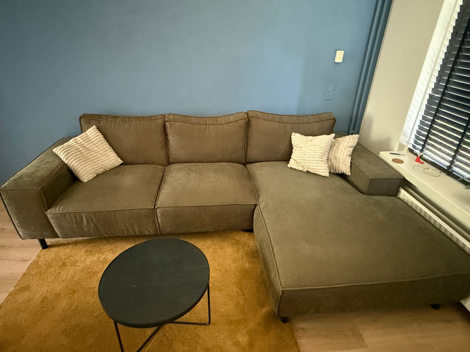 Hoekbank met lounge gedeelte, Ophalen, Zo goed als nieuw, Vierpersoons of meer