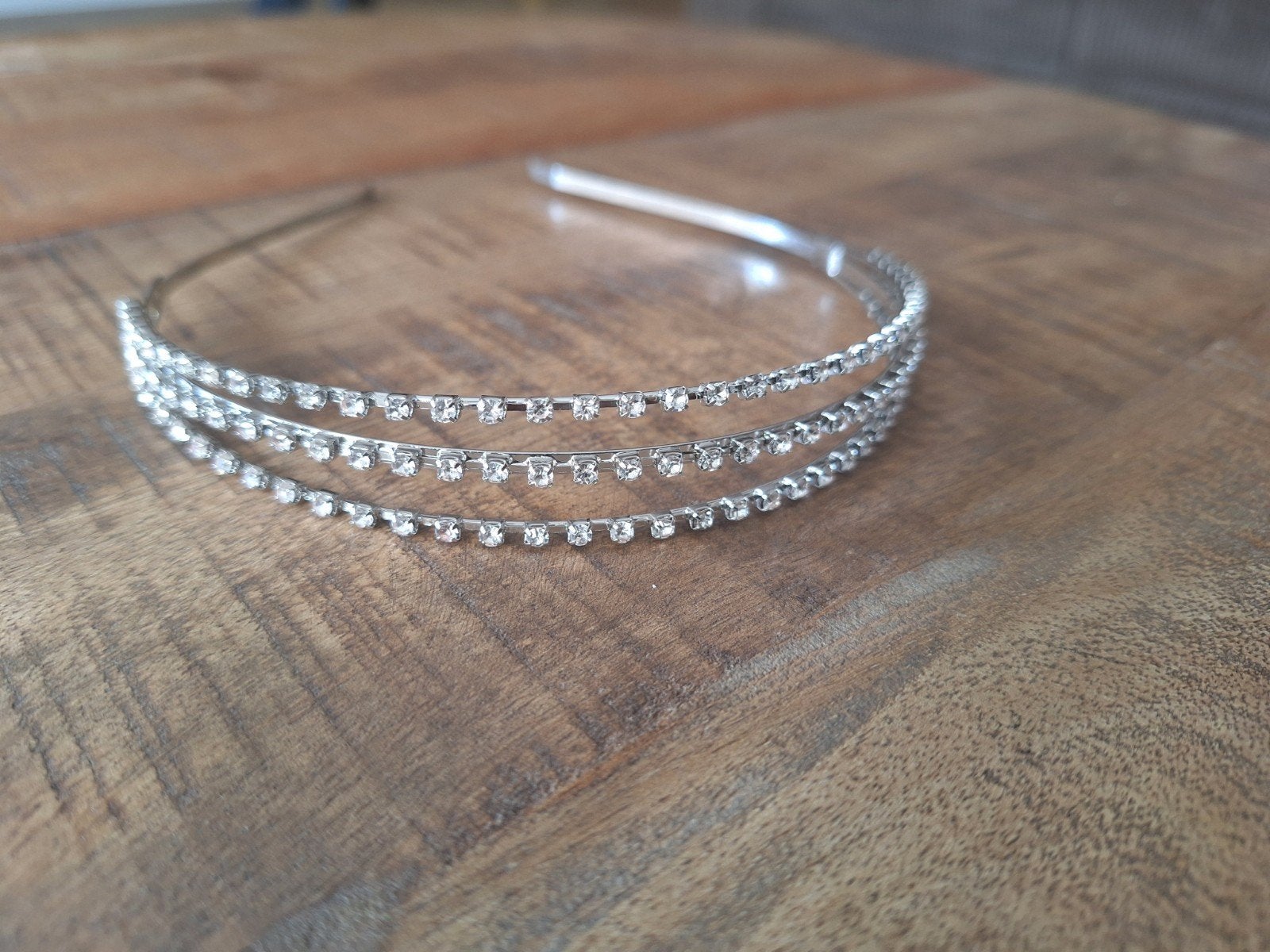 Diadeem voor bruid(smeisje) met strass steentjes. Nog nieuw., Ophalen of Verzenden, Nieuw, Accessoires