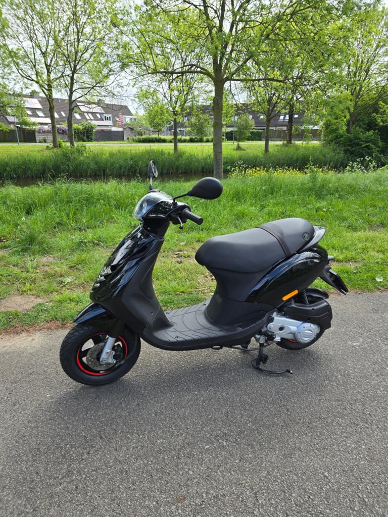 Piaggio Zip SP als nieuw zwart, groen of blauw euro4, euro5, Ophalen of Verzenden, Zo goed als nieuw, Benzine, Zip
