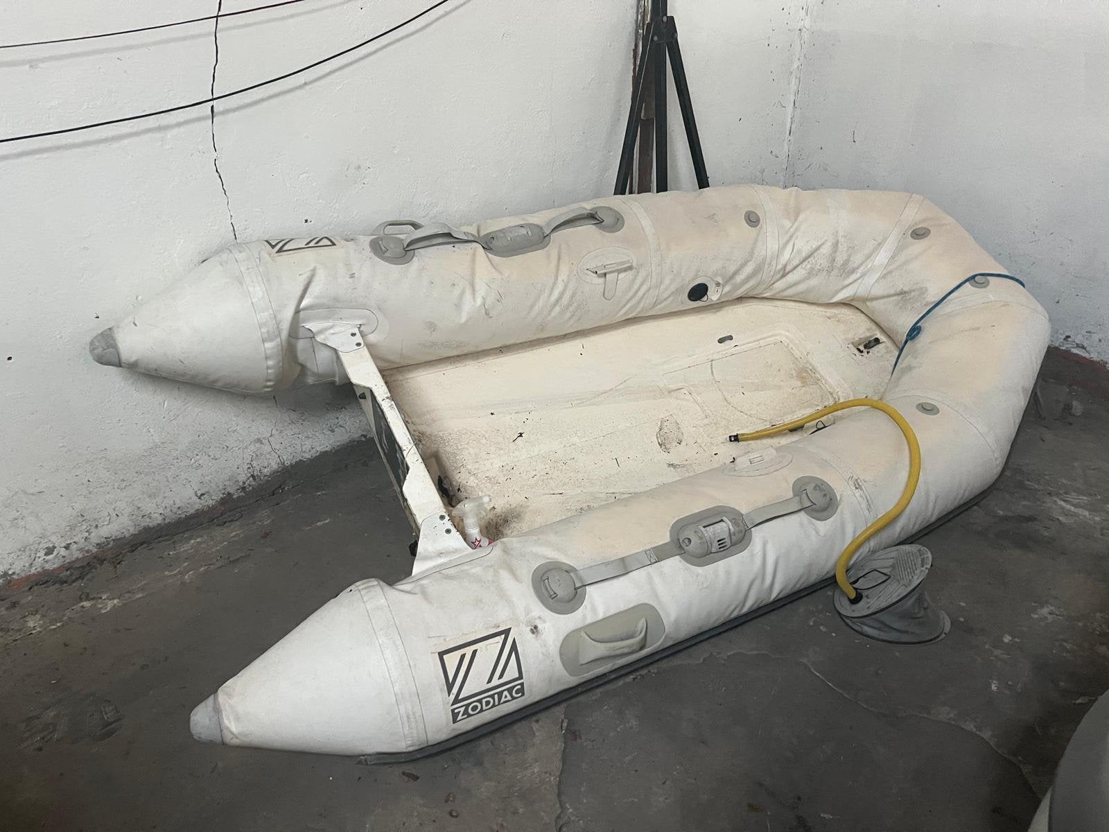 Rubberboot Zodiac 2.75 Polyester Super staat, Watersport en Boten, Rubberboten, Zodiac, Zodiac 1, Info@zodiac.com, Ophalen