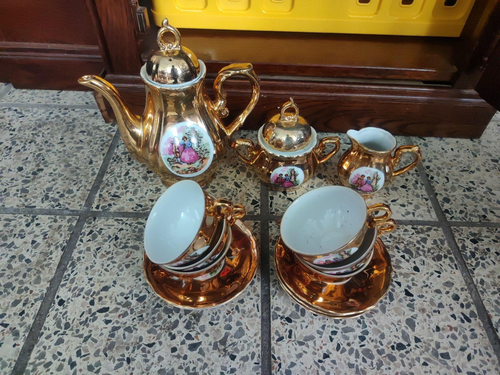 Porseleinen servies., Antiek en Kunst, Ophalen