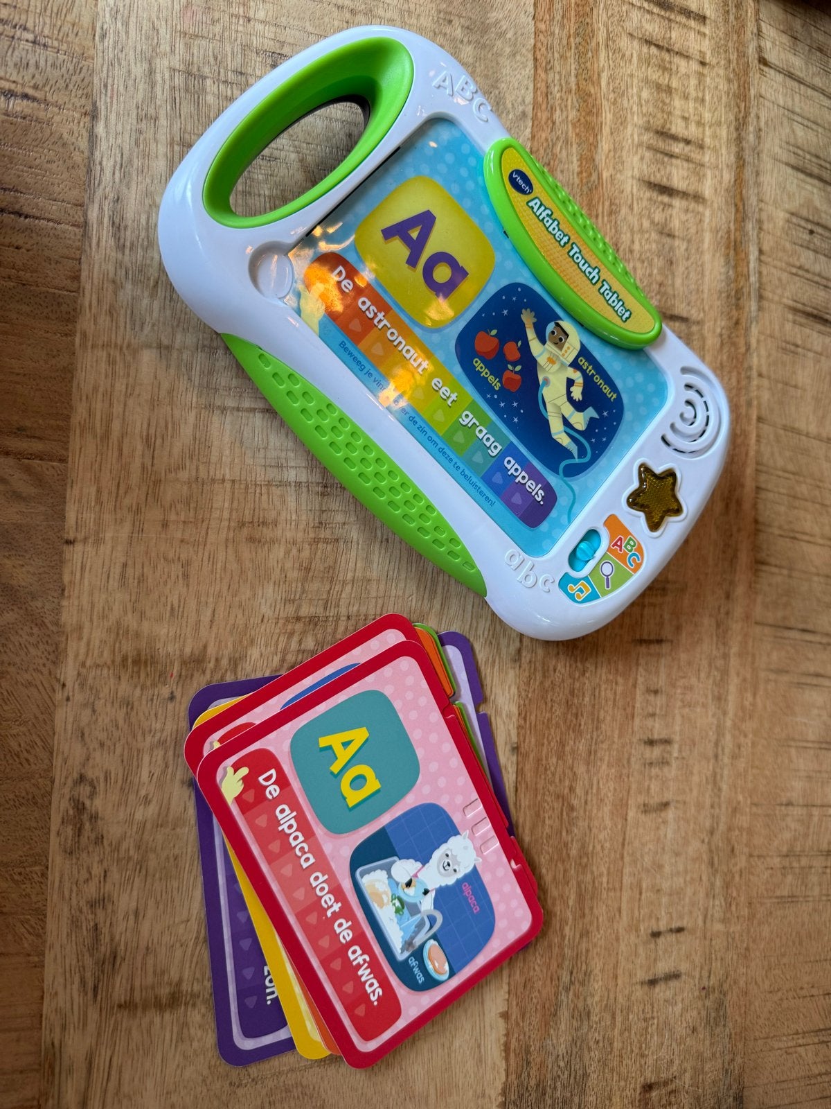 VTech Alfabet Touch Tablet met kaarten, Ophalen of Verzenden, Zo goed als nieuw, Taal en Lezen, Met geluid
