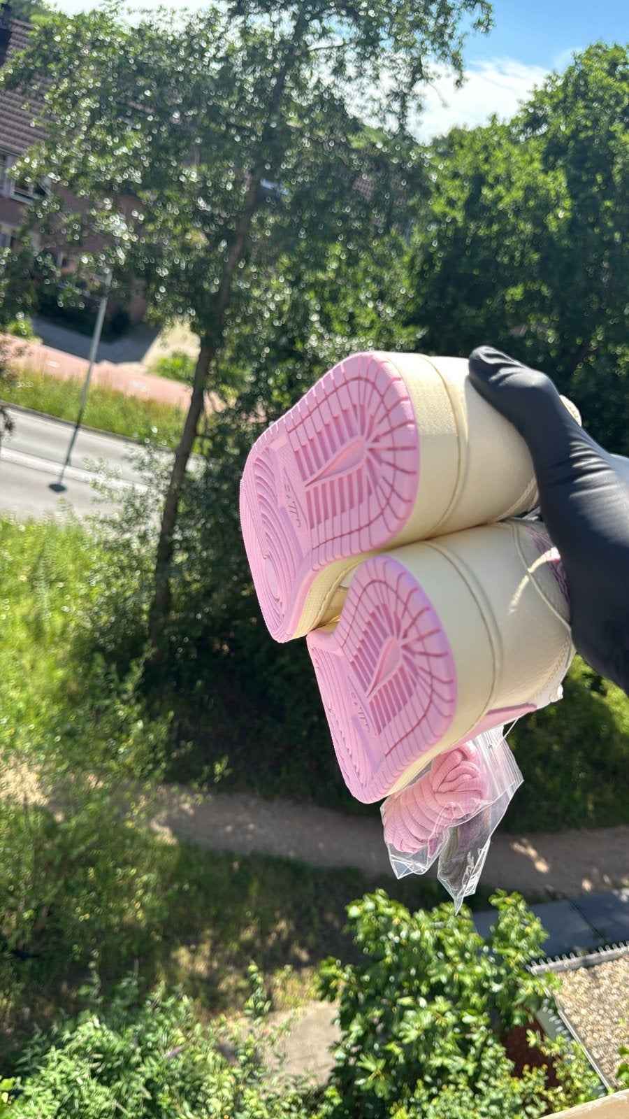 Travis scott roze, Ophalen, Zo goed als nieuw