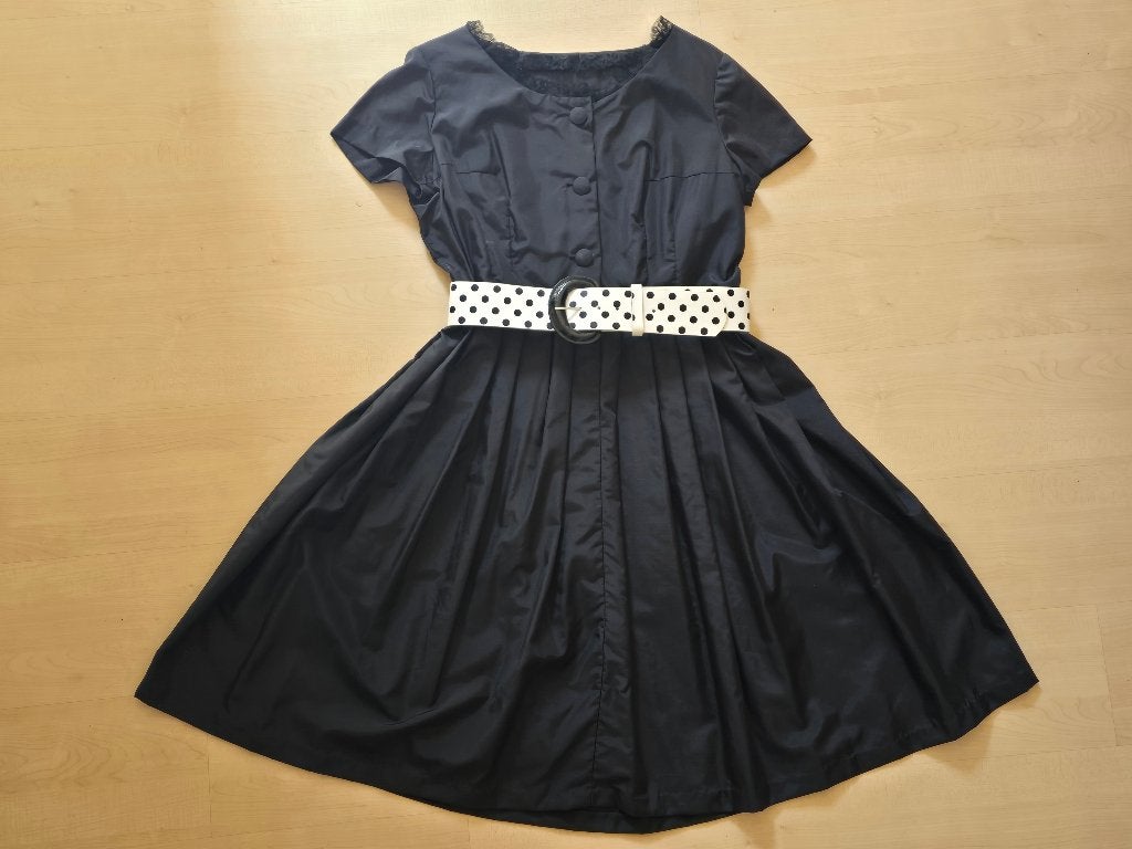 Vintage zwarte jurk met stippen riem en stippen sjaaltje, Zwart, Maat 42/44 (L), Ophalen of Verzenden, Zo goed als nieuw