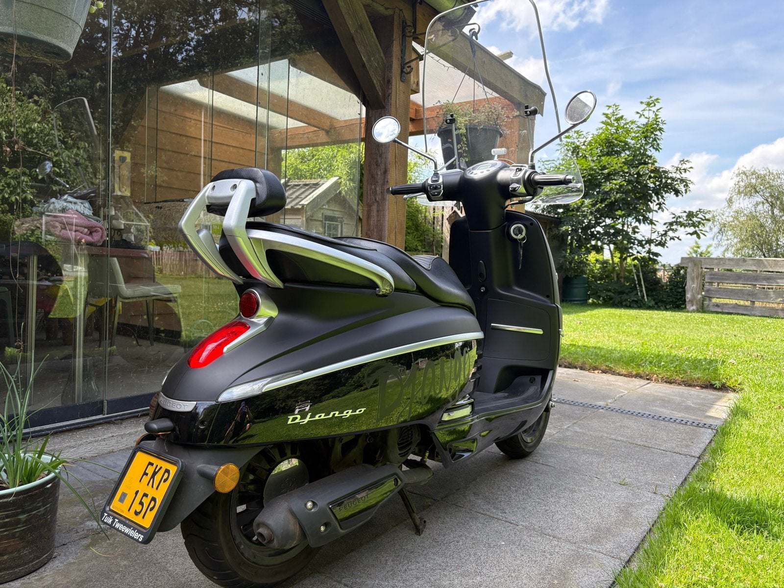 Peugeot Django Scooter 2022 - Mat Zwart, Zo goed als nieuw, Fietsen en Brommers, Scooters | Peugeot, Ophalen, Zo goed als nieuw