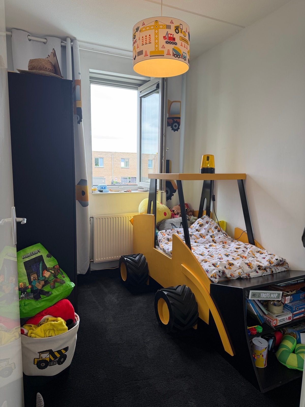 Complete werkvoertuigen kinderkamer | Uniek graafmachinebed, Kinderen en Baby's, Kinderkamer | Complete kinderkamers, Zo goed als nieuw