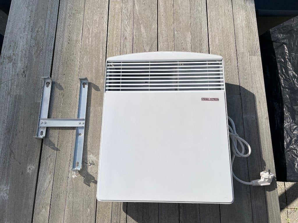 Stiebel Eltron CNS 50 S Elektrische Kachel (500W) met beugel, Ophalen, 30 tot 80 cm, Kachel, Zo goed als nieuw