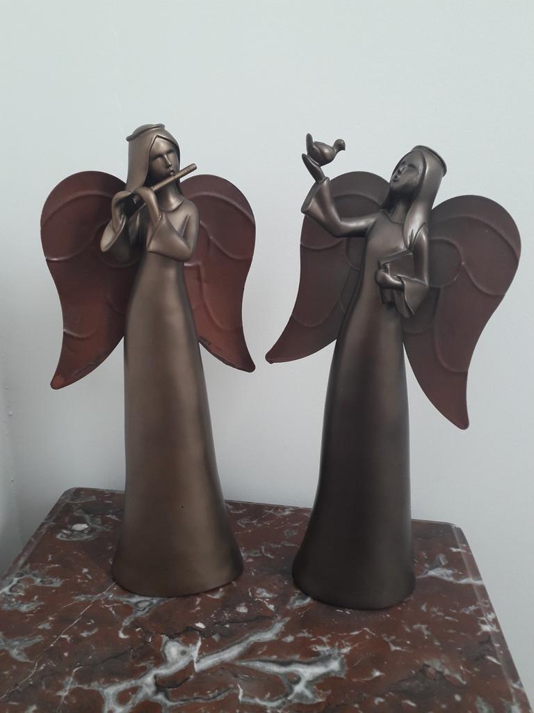 Bronskleurige engelen met fluit en vogel - metalen decoratie, Verzamelen, Beelden en Beeldjes, Ophalen of Verzenden, Dier