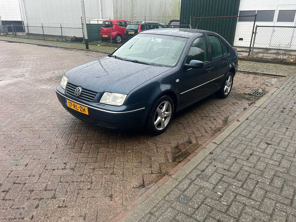 Volkswagen Bora 1.6-16V Turijn, 17-RL-ZH, Auto's, Volkswagen, Gebruikt, Bora, 4 cilinders, Blauw