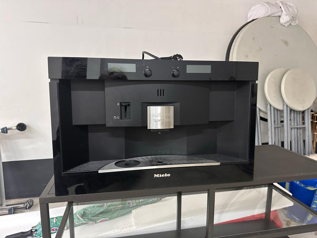 Miele CVA 2660 Inbouw Koffiemachine - Defect, Witgoed en Apparatuur, Koffiezetapparaten, Ophalen, Niet werkend, Koffiemachine