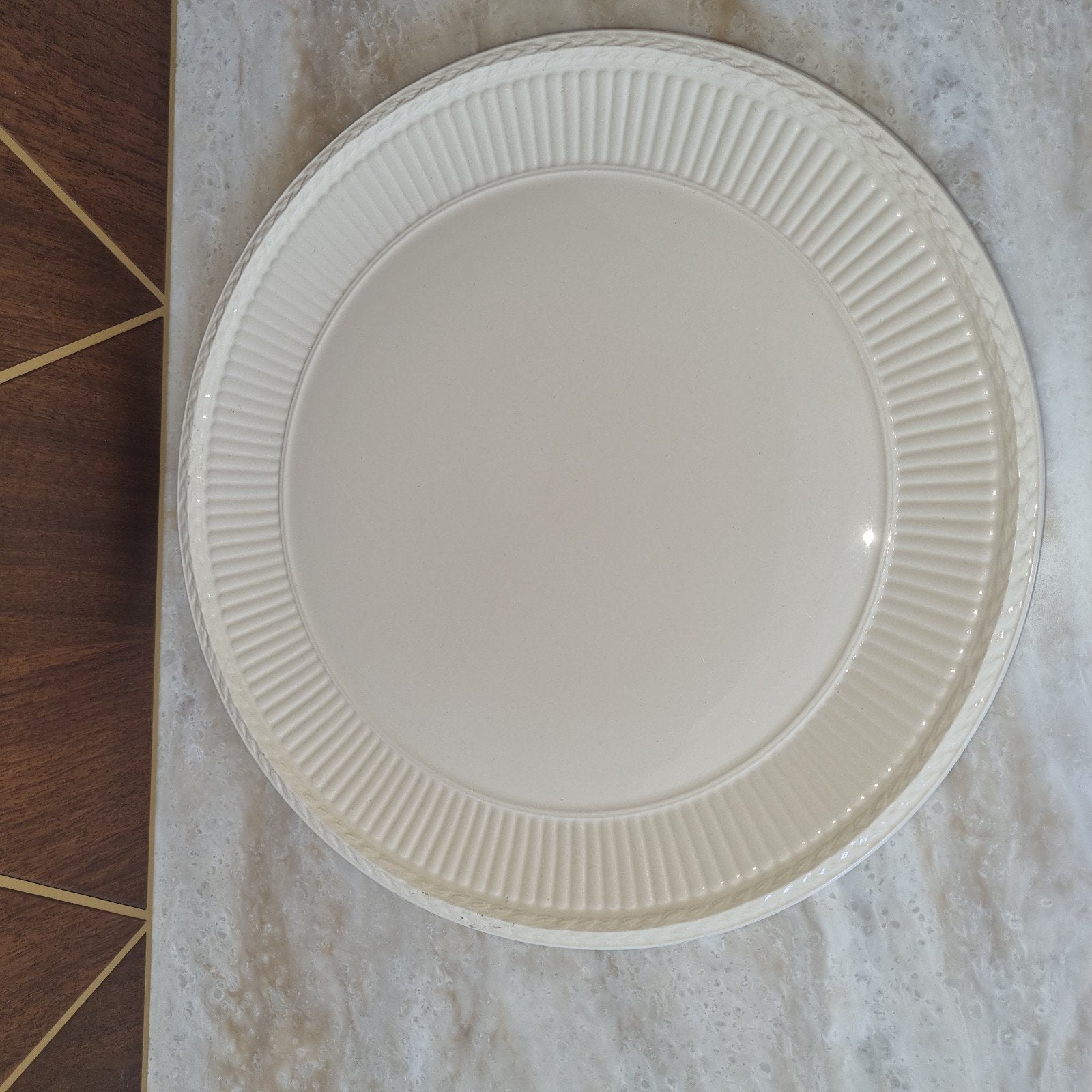 Wedgwood Edme Gebaksschaal / Onderbord - 32 cm, Ophalen of Verzenden, Wedgwood, Porselein, Schaal of Schalen